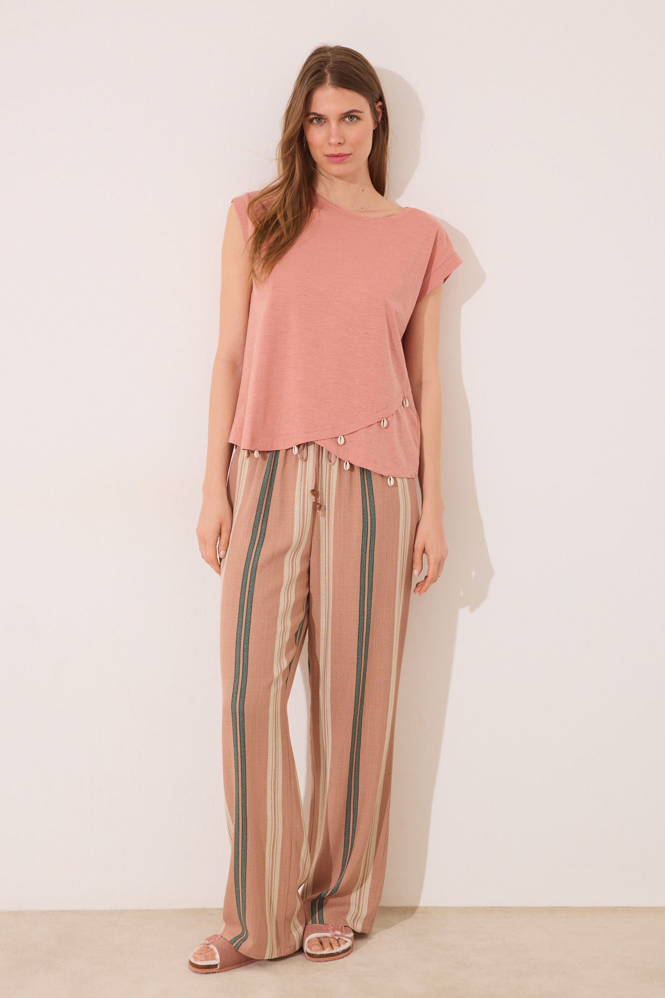 Orange sleeve T-shirt