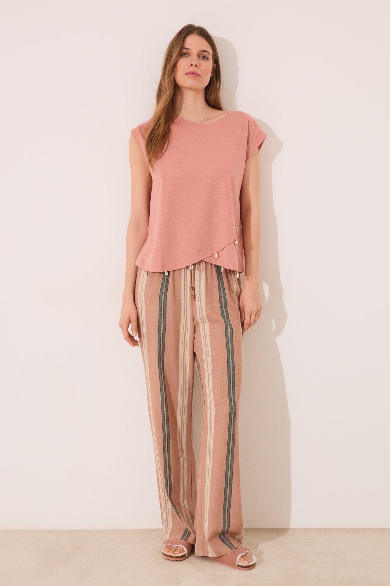 Orange sleeve T-shirt