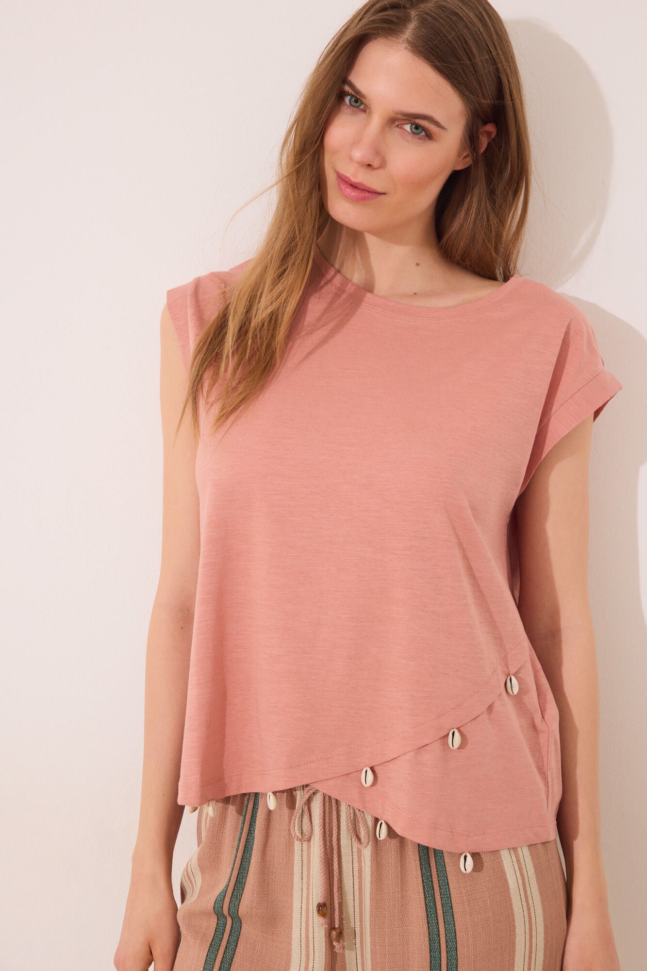 Orange sleeve T-shirt