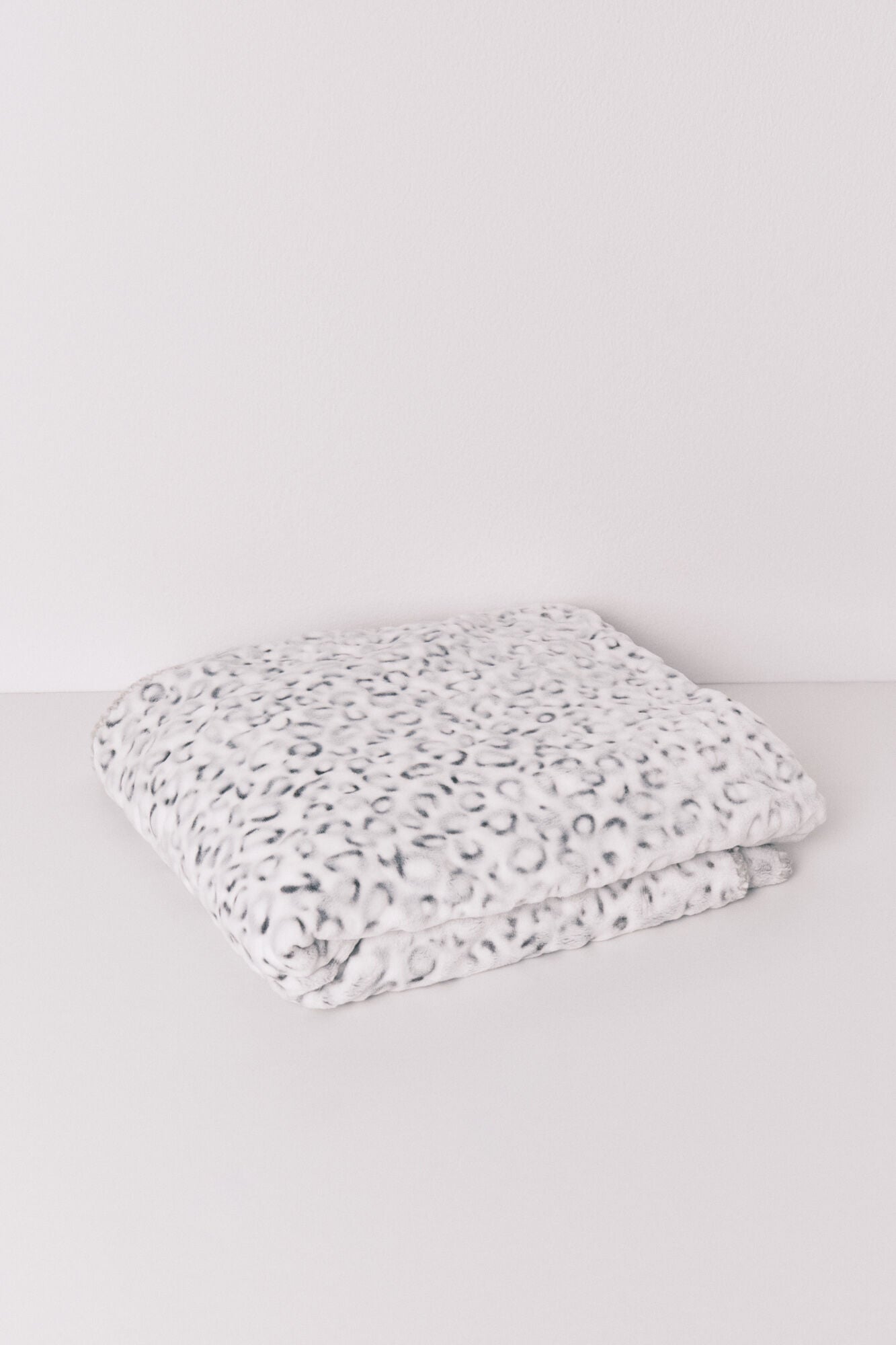 Snoopy animal print house blanket