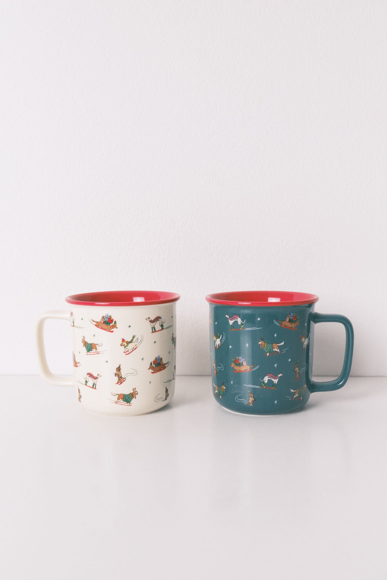Set of 2 ceramic cups with puppies