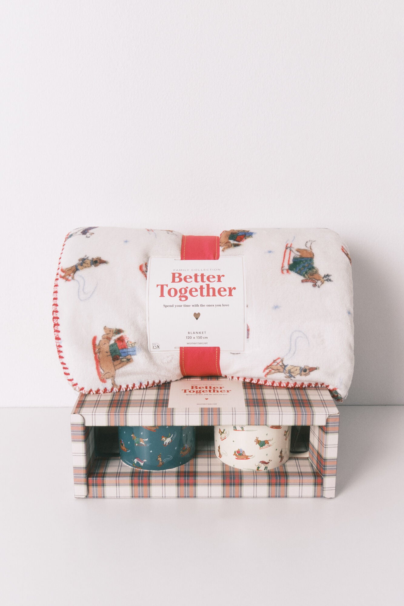 Set of 2 ceramic cups with puppies