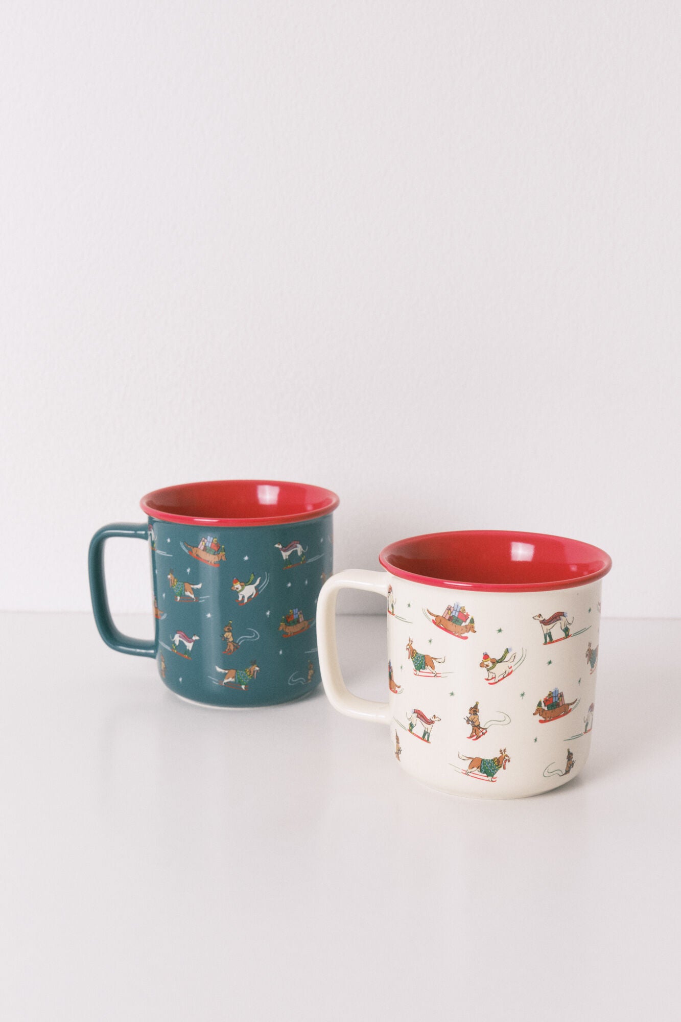 Set of 2 ceramic cups with puppies