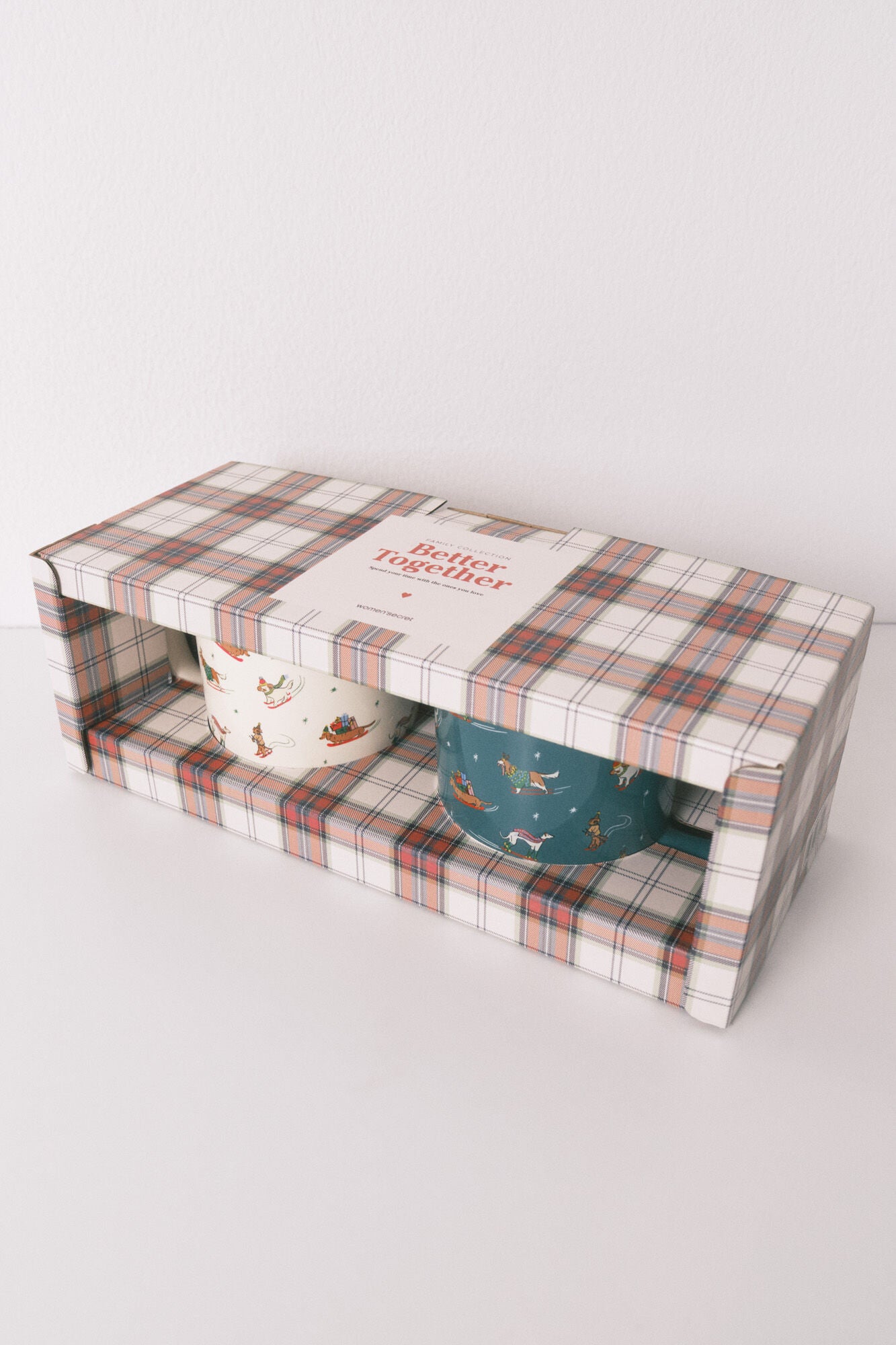 Set of 2 ceramic cups with puppies