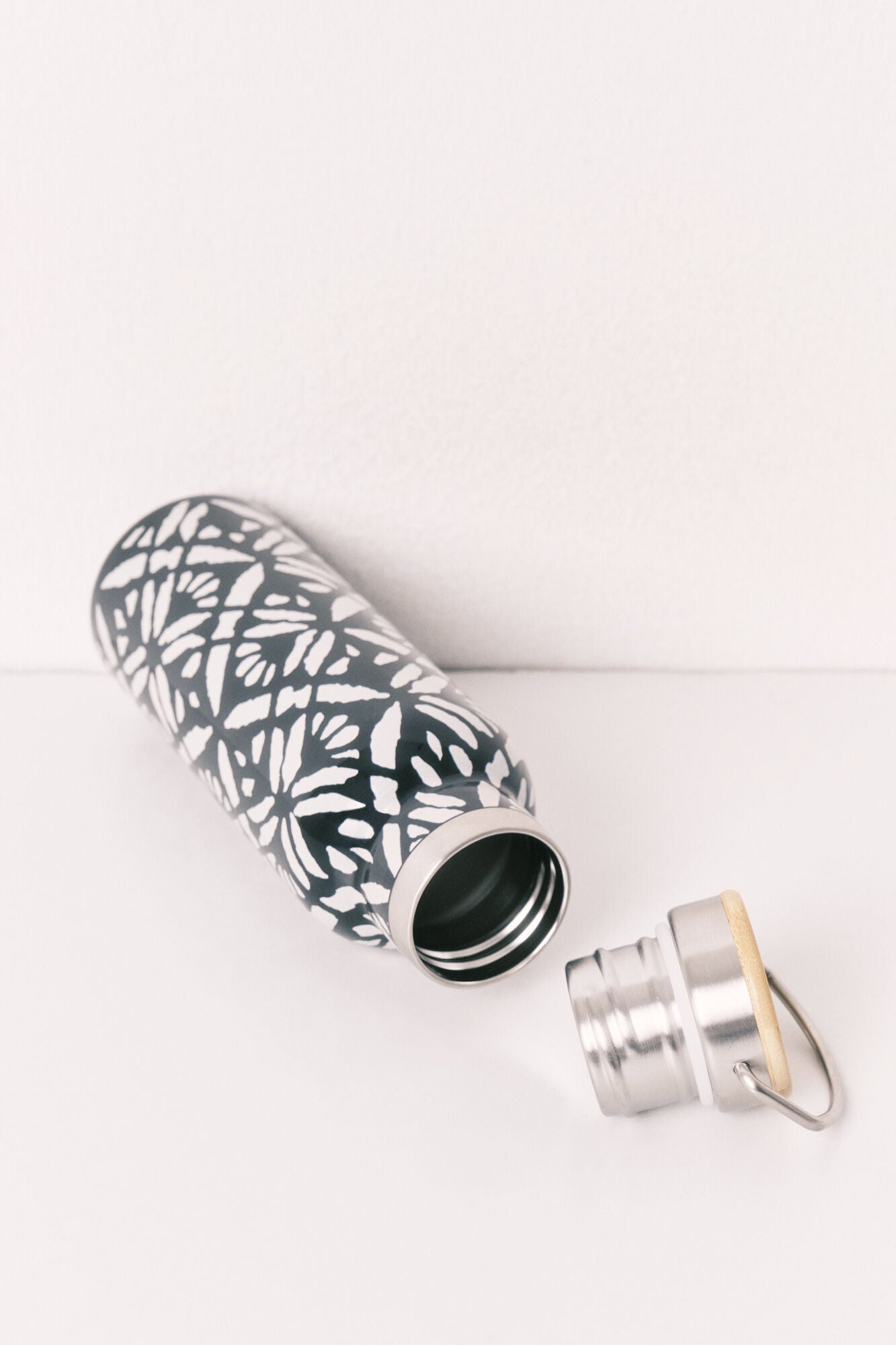 Stainless steel bottle