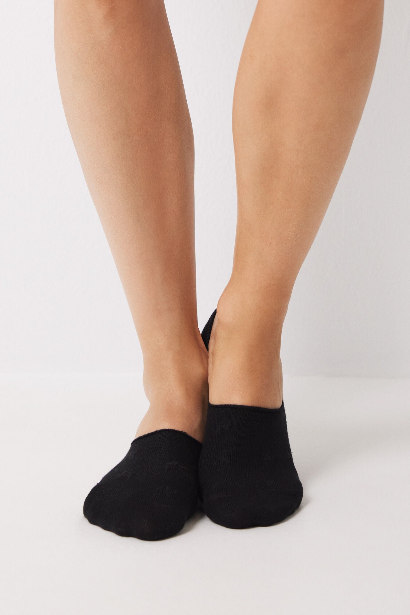 Black invisible socks with stars