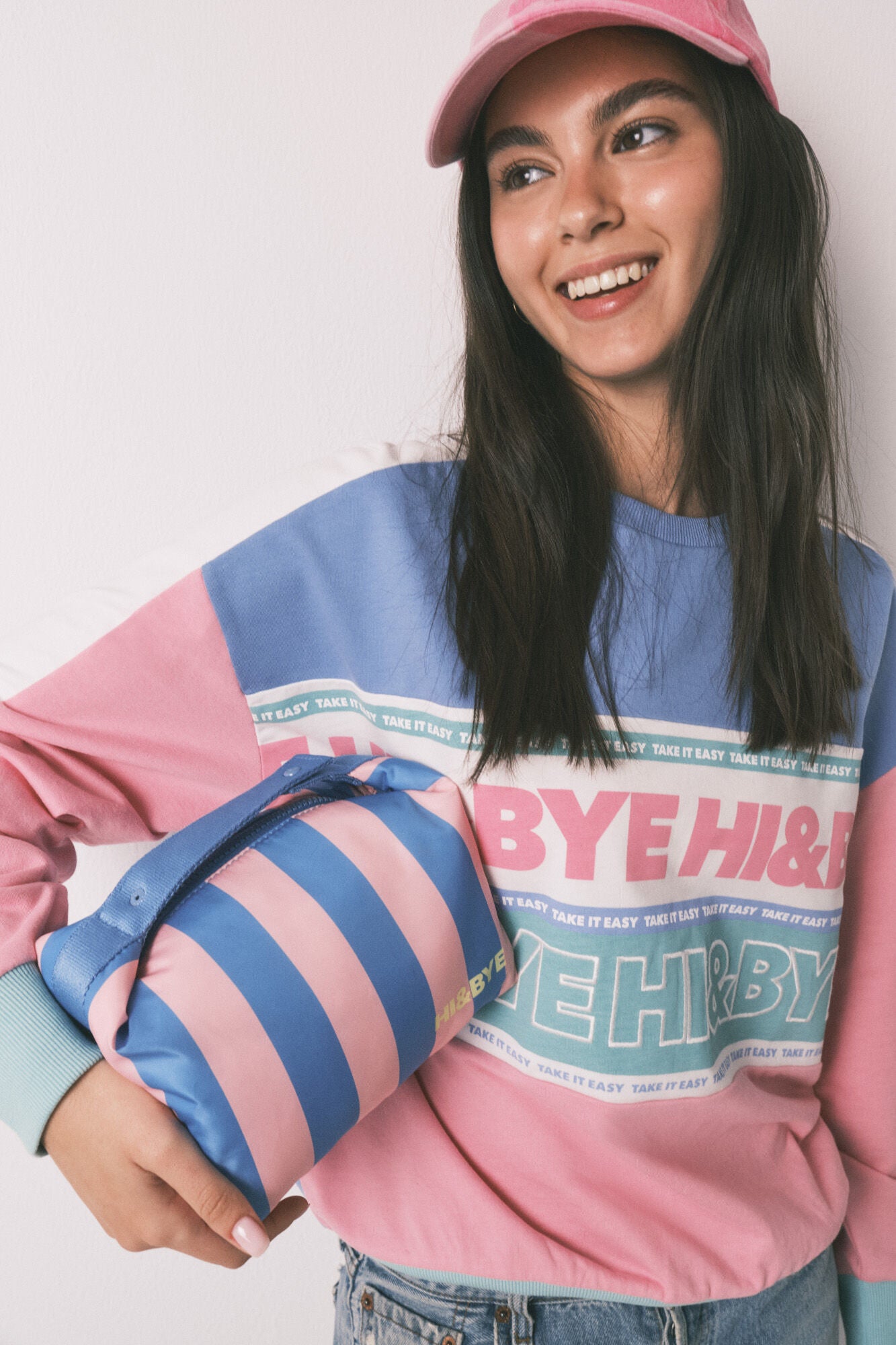 Medium-sized toiletry bag with blue striped print