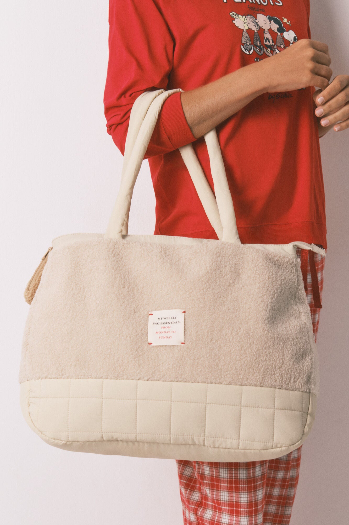 Large beige puffer Snoopy handbag, bag