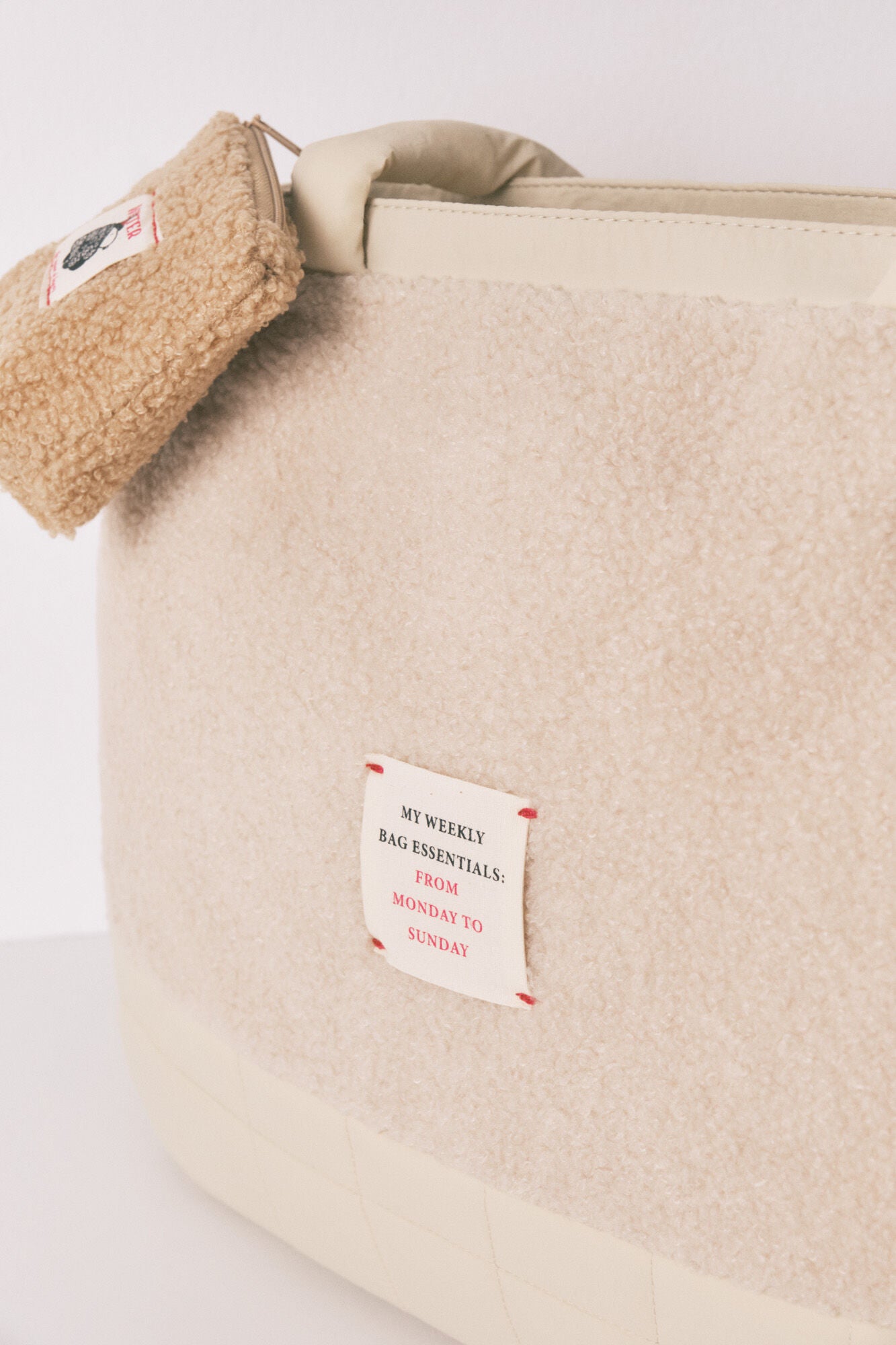 Large beige puffer Snoopy handbag, bag