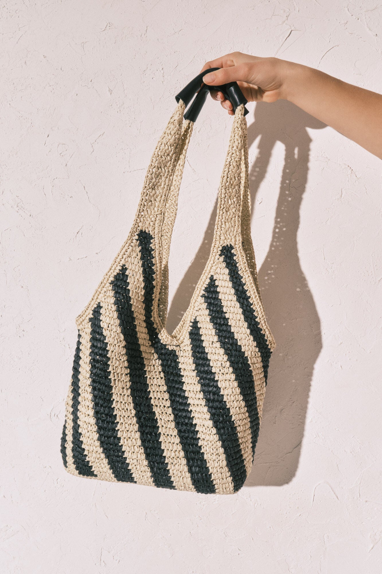 Large raffia bag with striped print