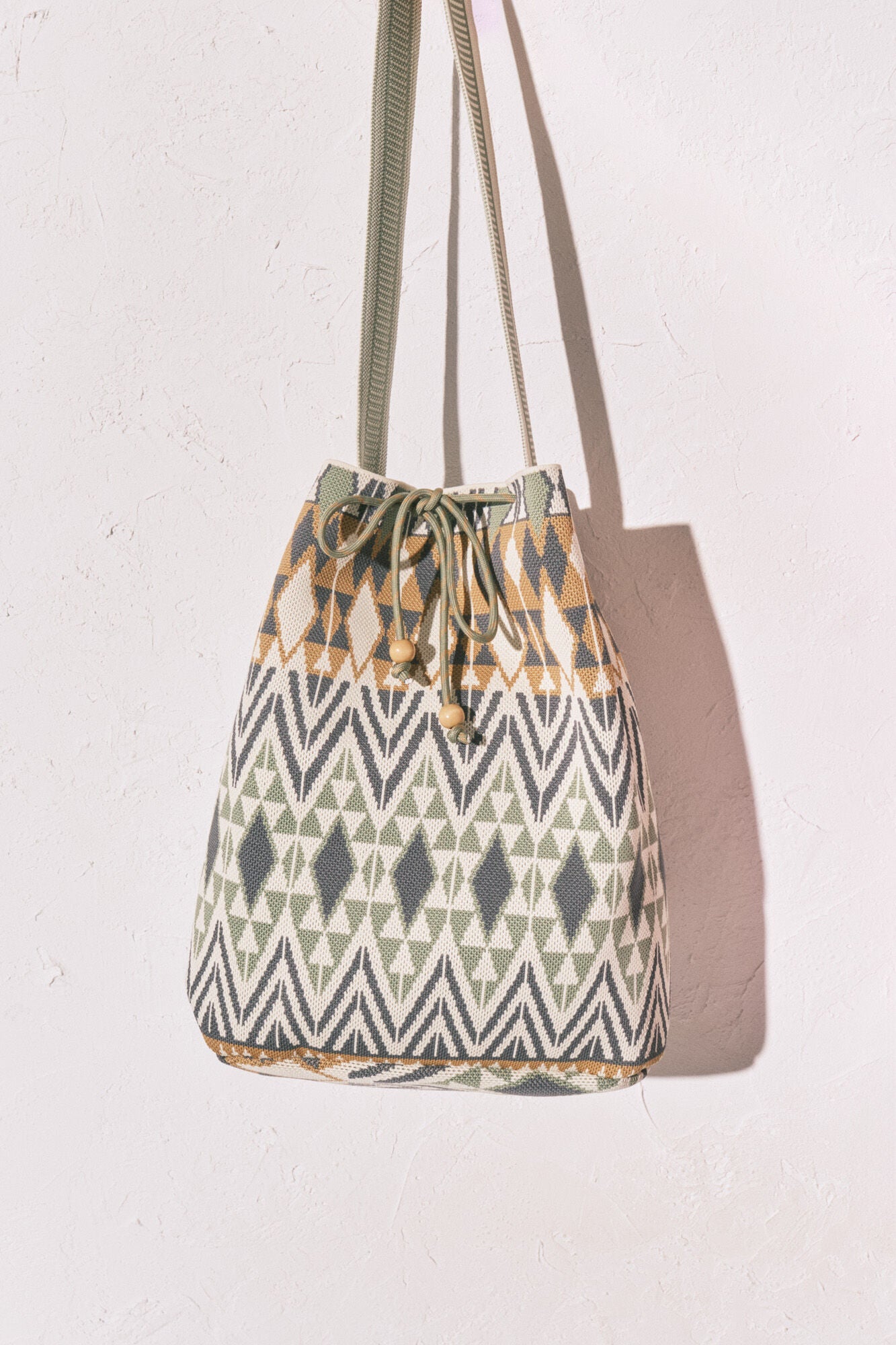 Jacquard print bucket bag