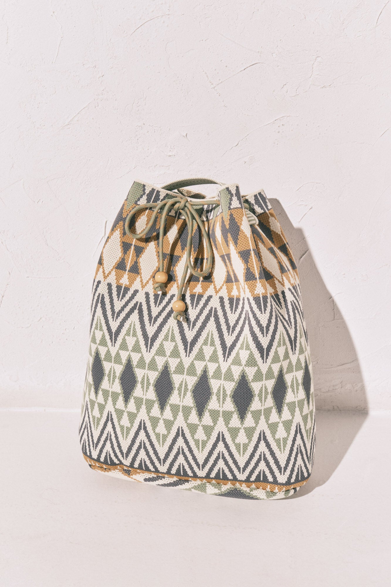 Jacquard print bucket bag