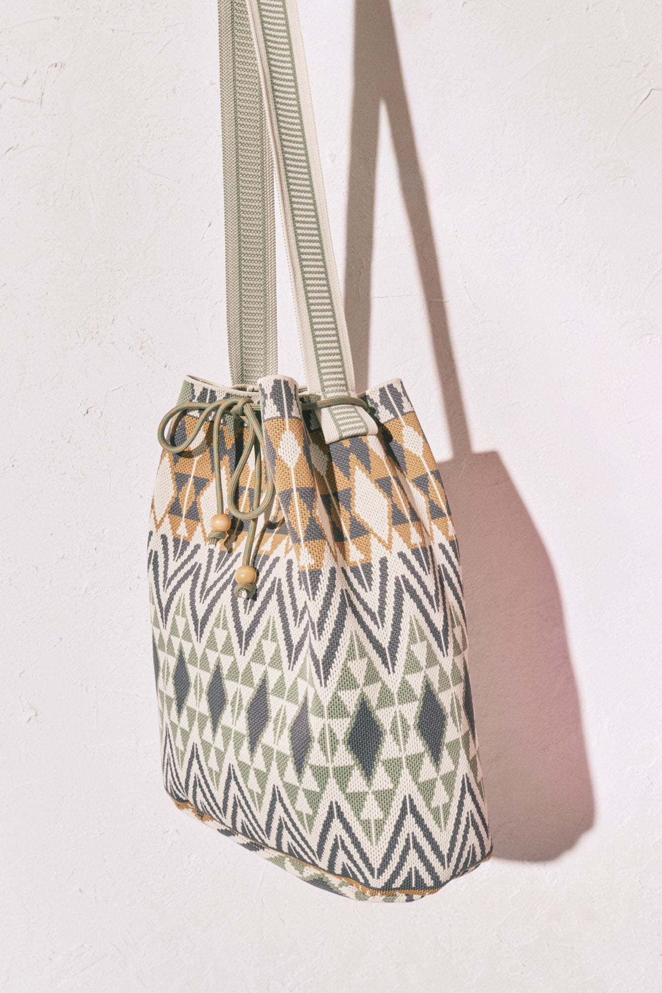 Jacquard print bucket bag