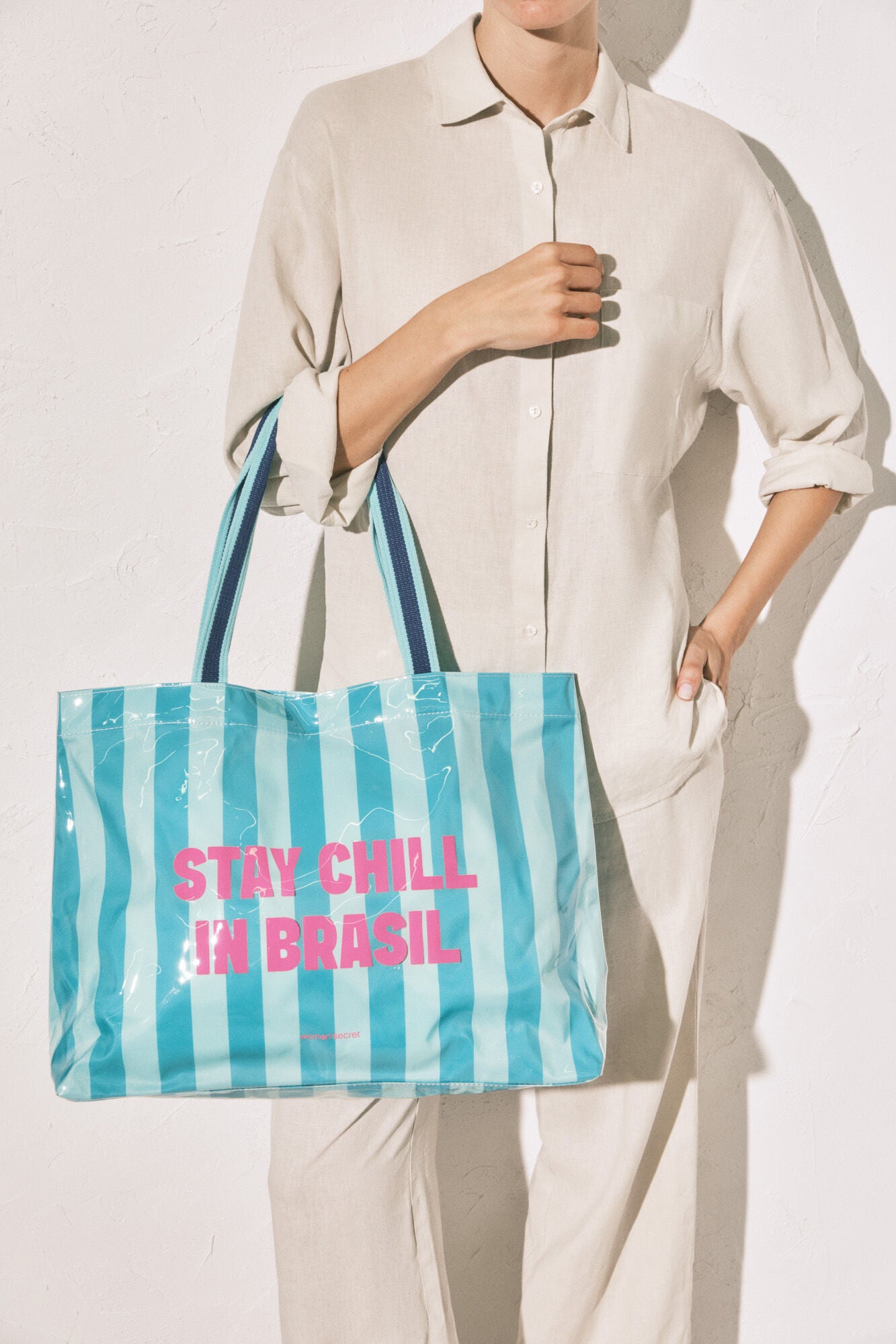 blue striped beach bag