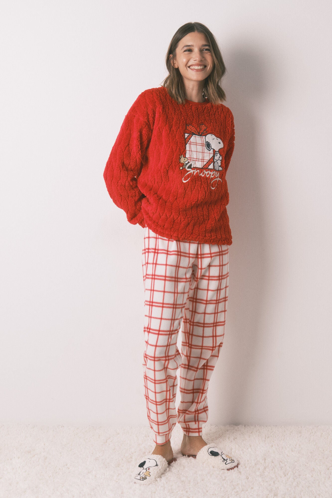 Long fleece pajamas red checks Snoopy