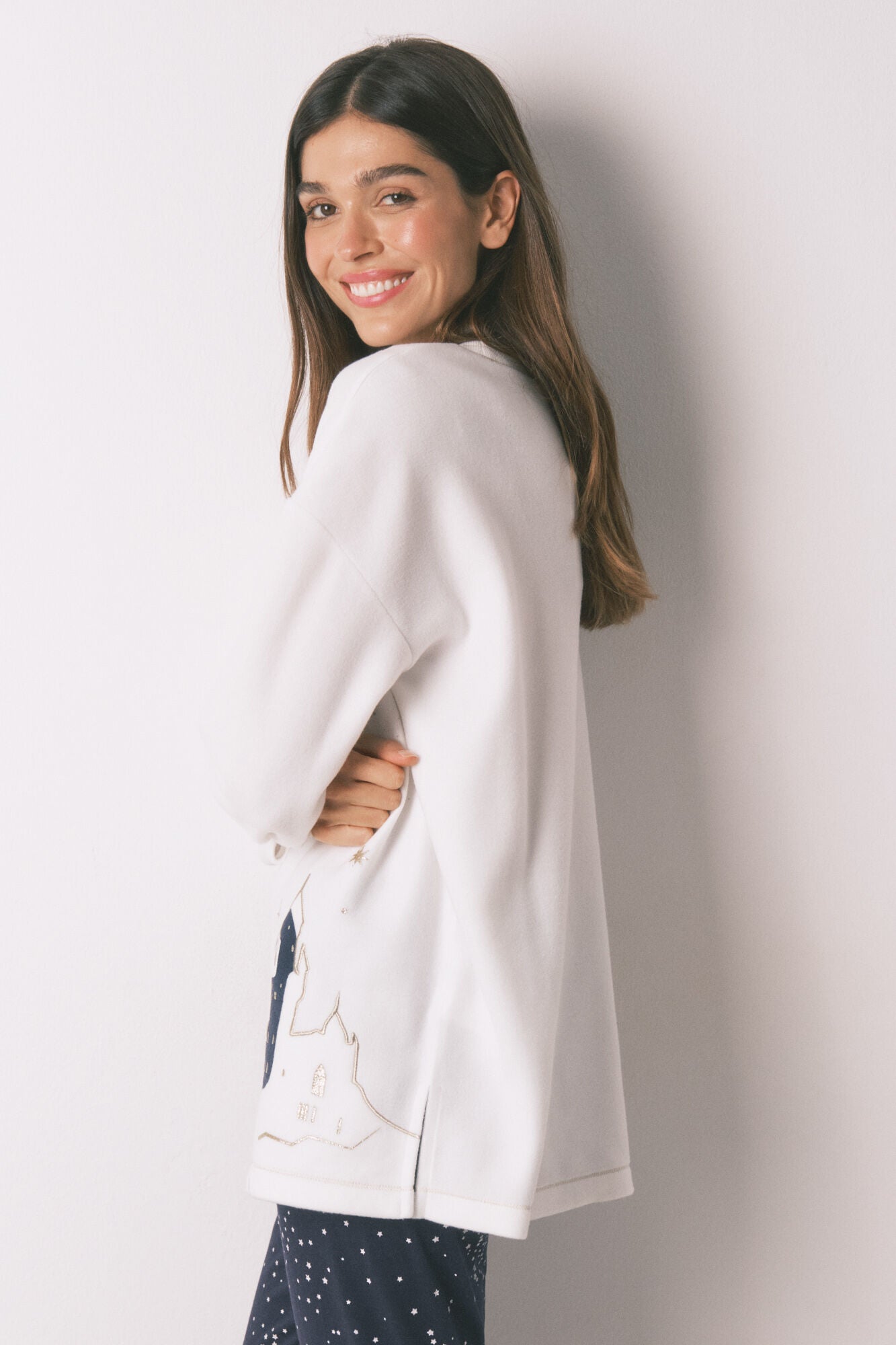 Long fleece pajamas with "Hogwarts" print