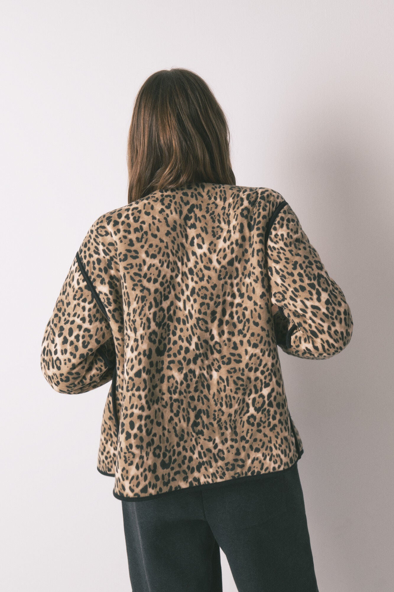 Reversible short jacket in animal print