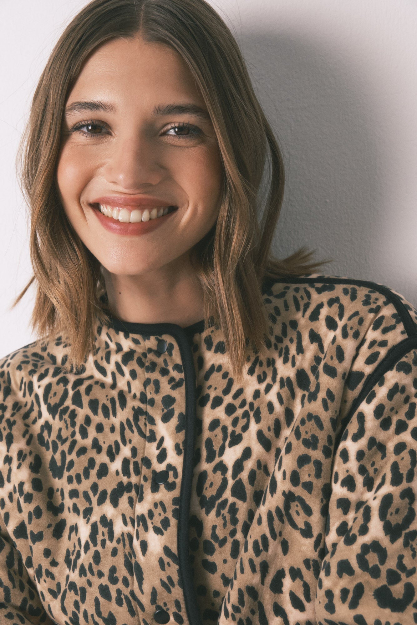 Reversible short jacket in animal print