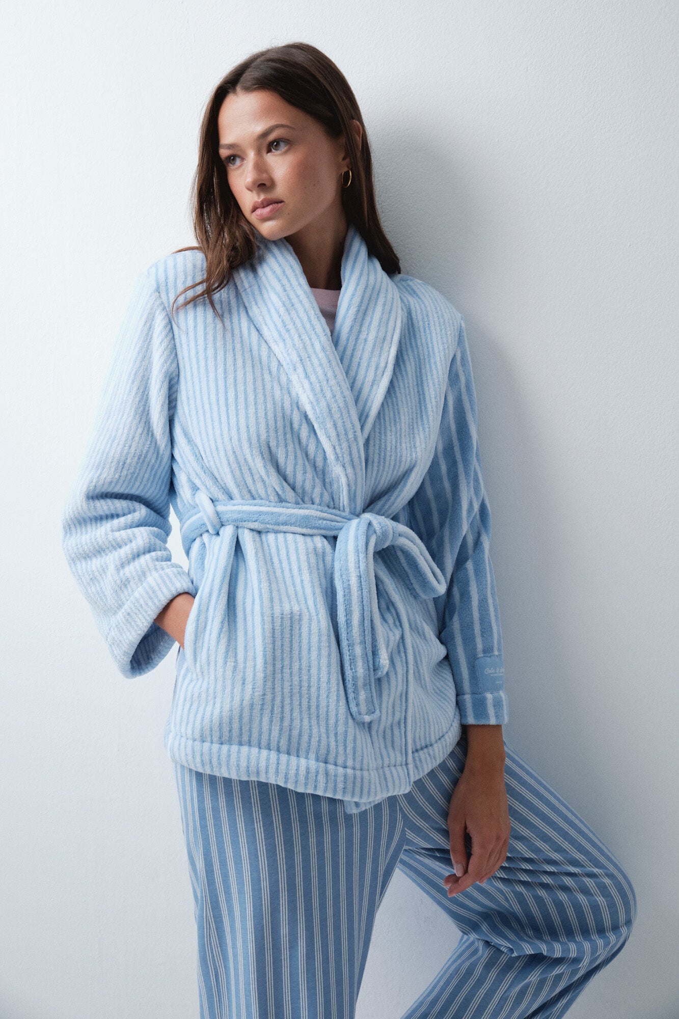 MEDIUM ROBE