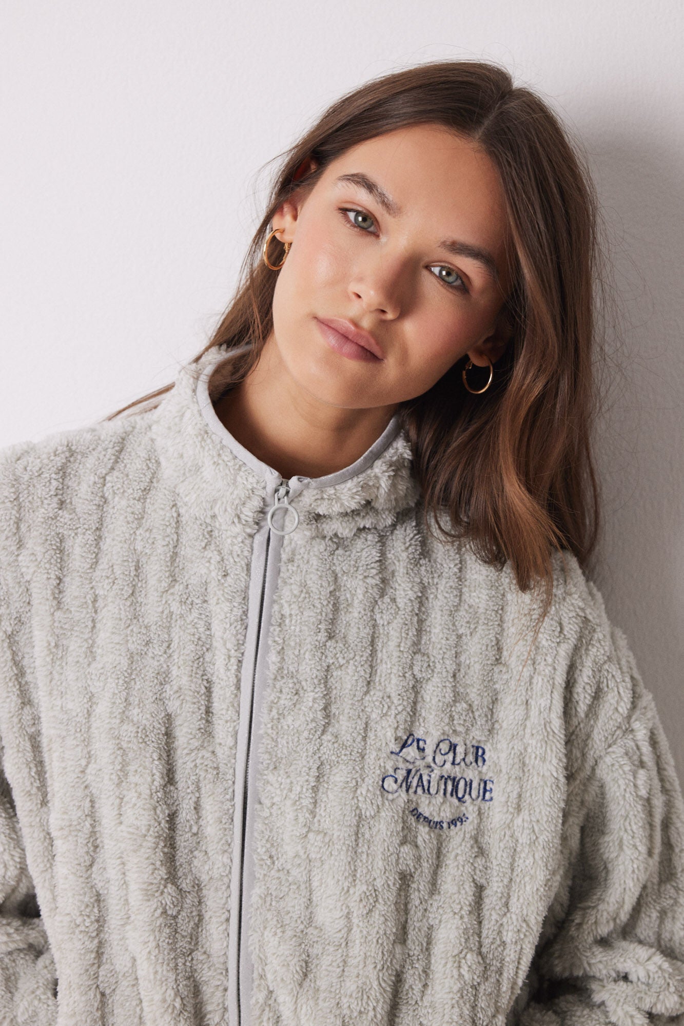 Grey short robe
