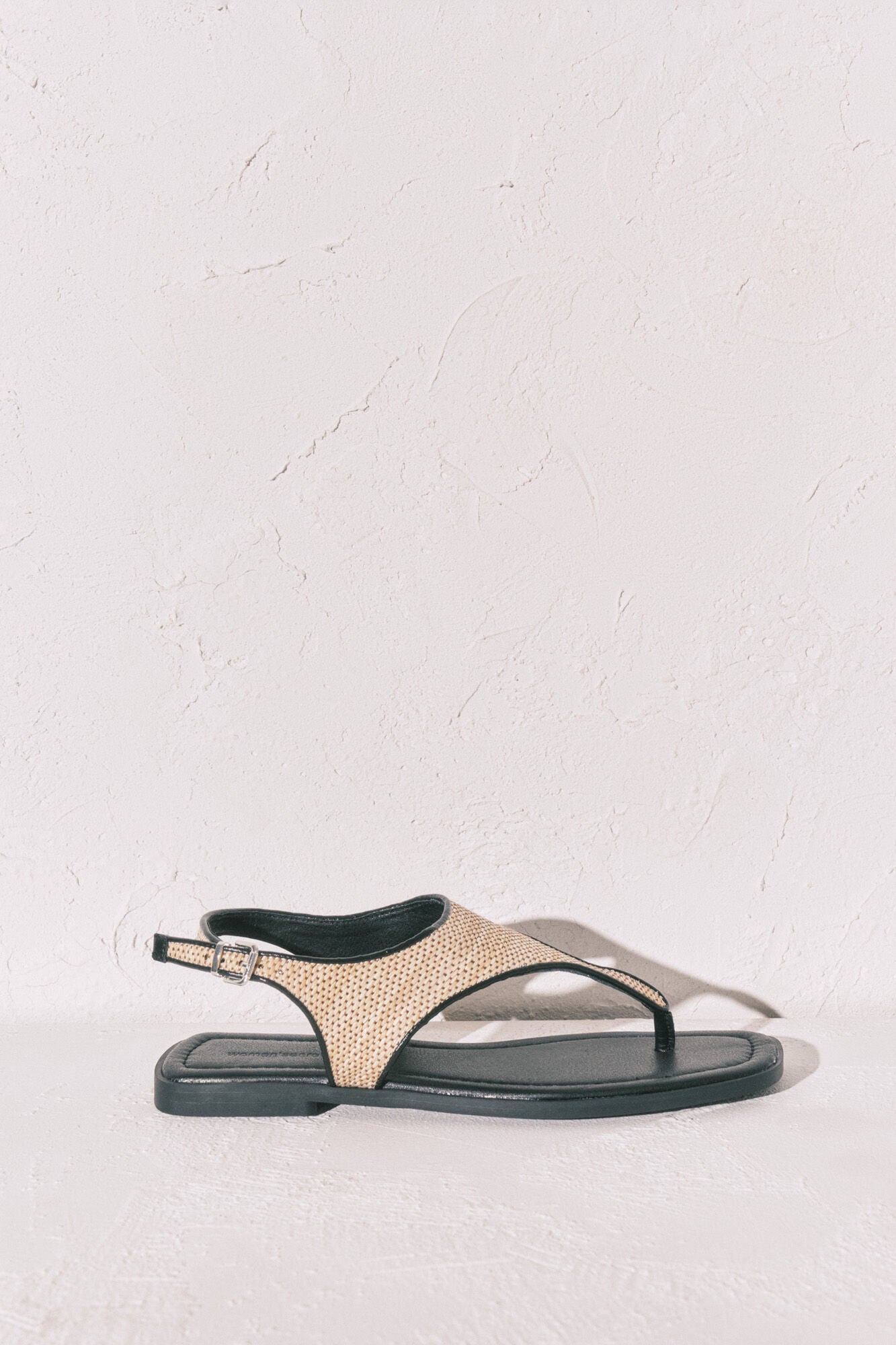 flat raffia toe sandals