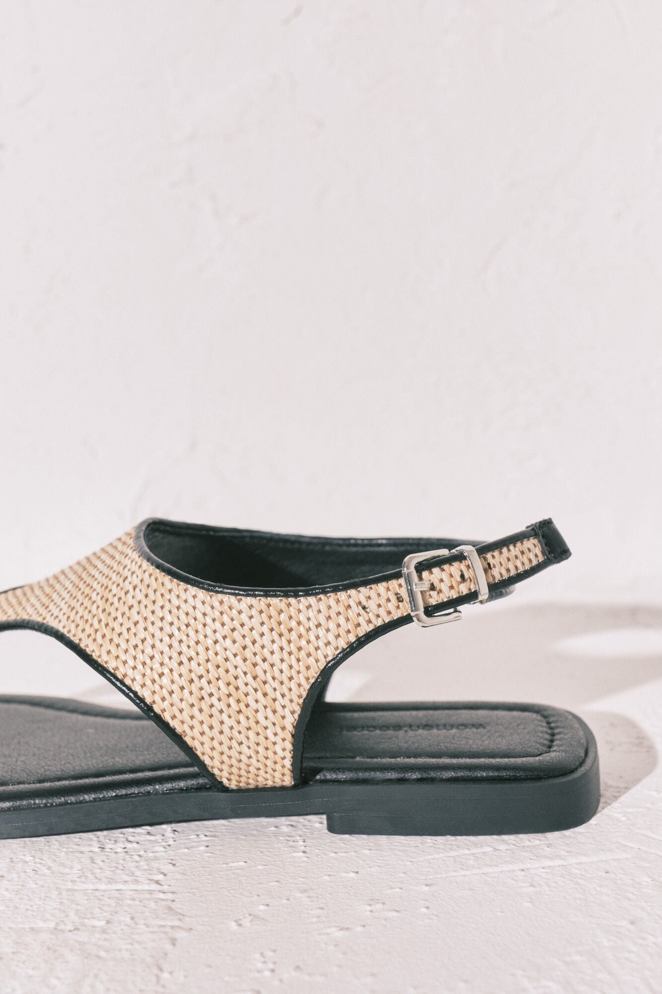 flat raffia toe sandals