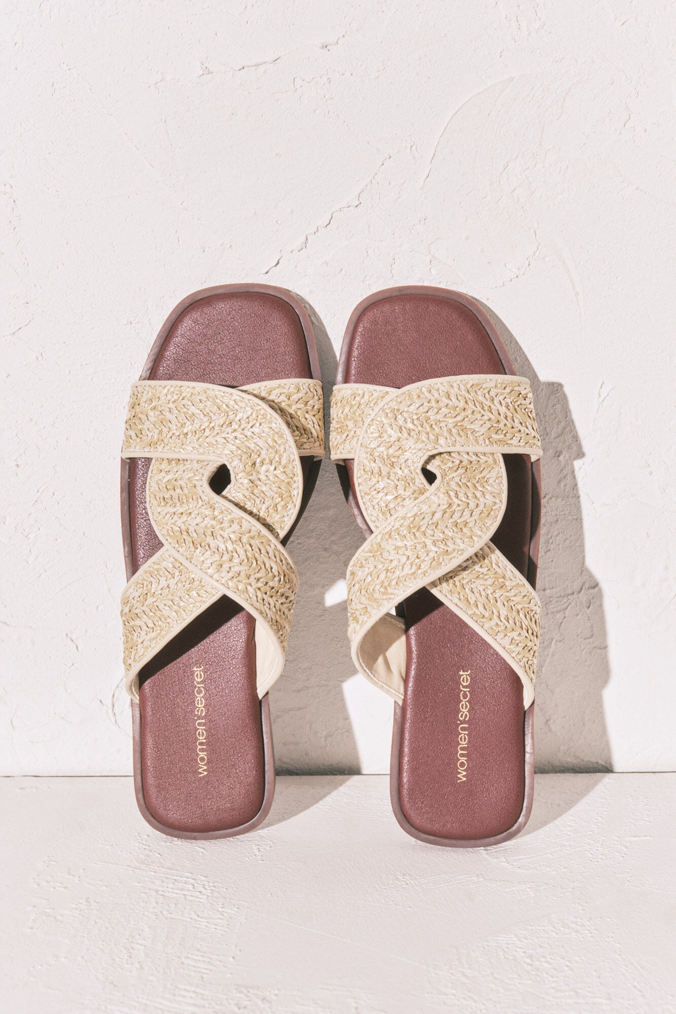 raffia sandals in burgundy and sand