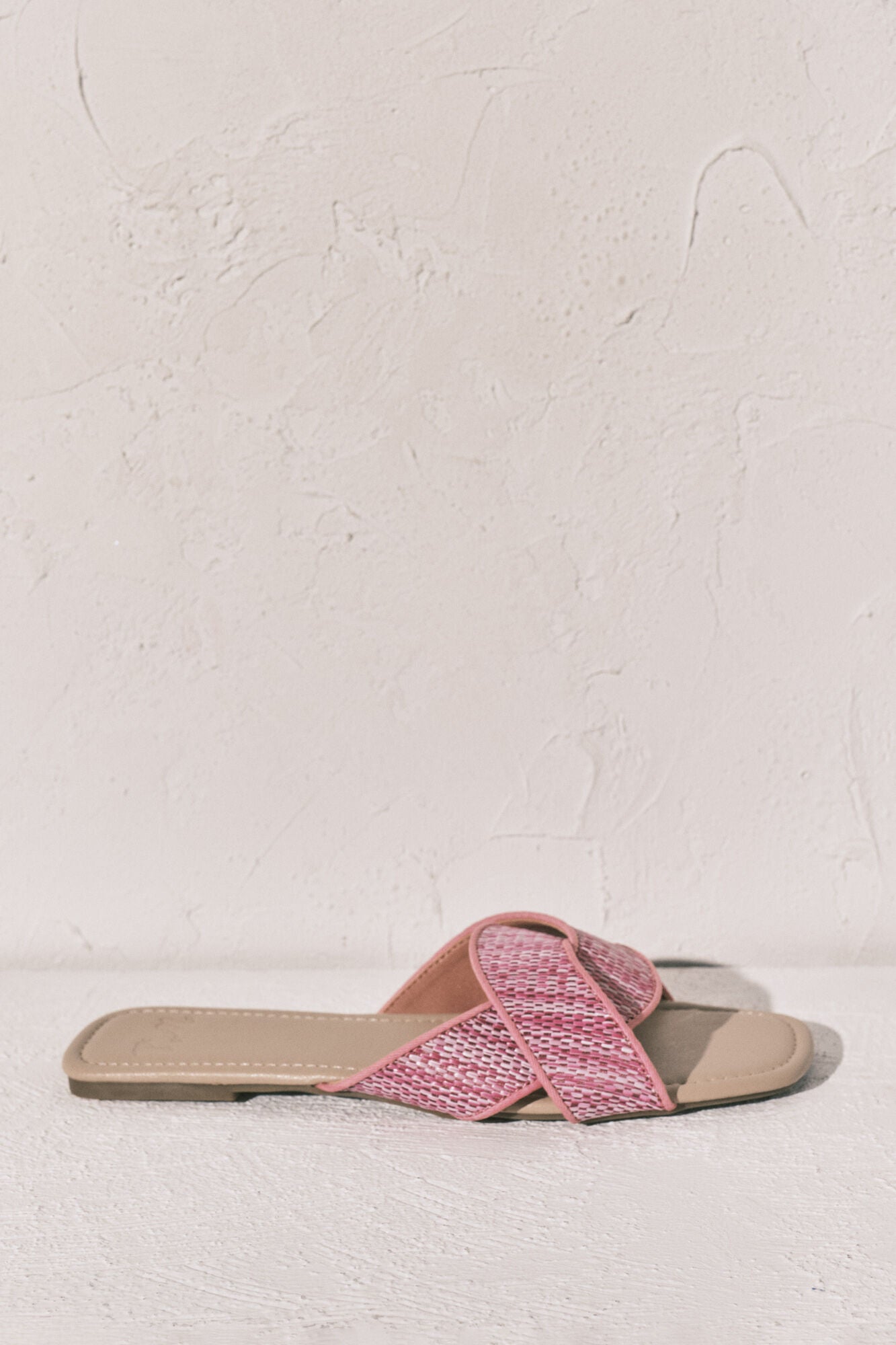 Pink raffia mule sandals