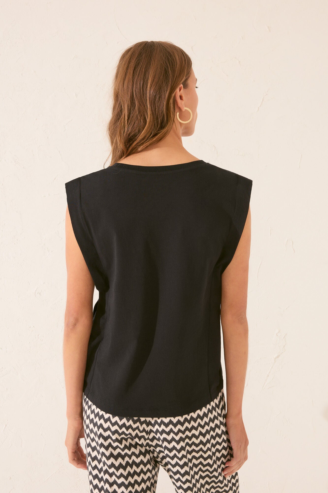 Black sleeves T-shirt