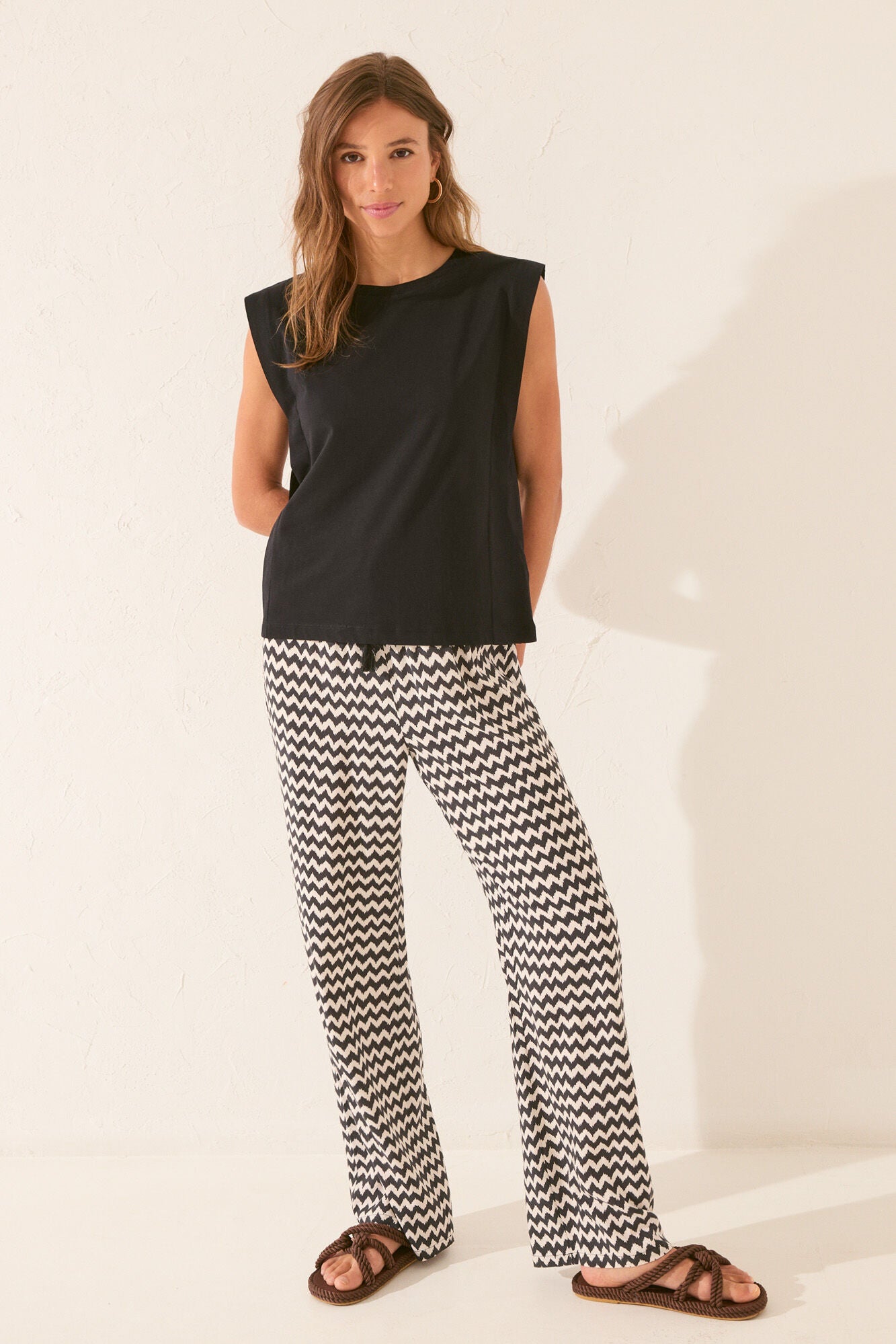 Black sleeves T-shirt