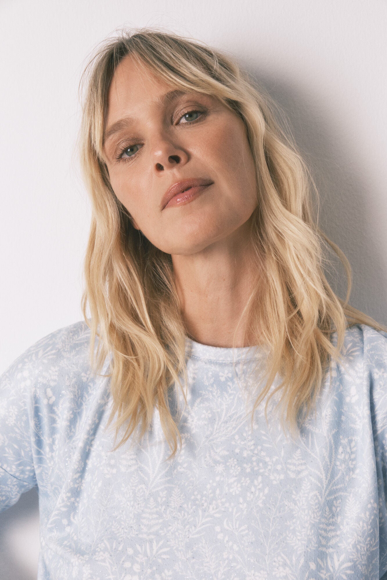 Long velvet pajamas with glittery blue flowers