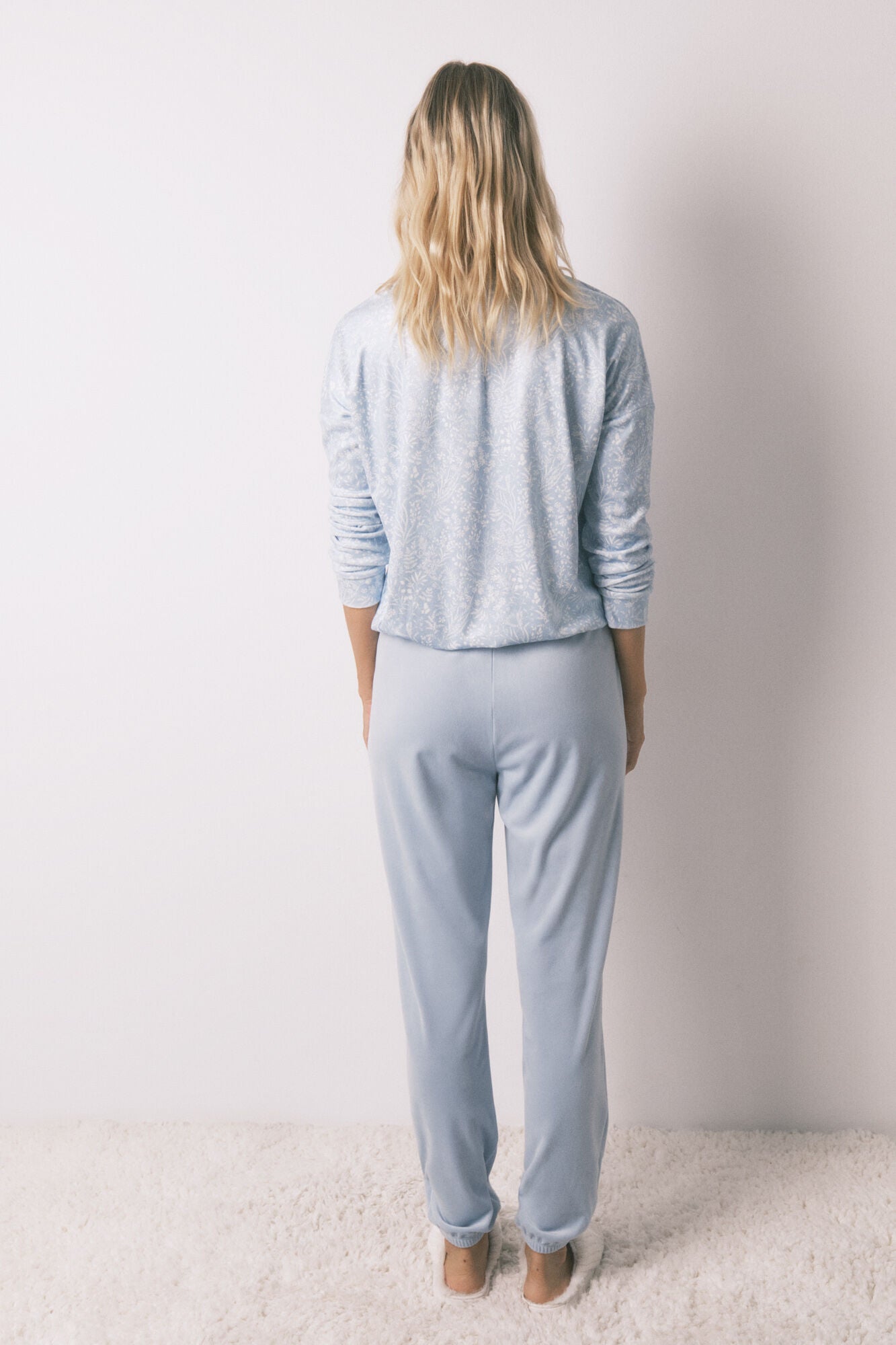 Long velvet pajamas with glittery blue flowers