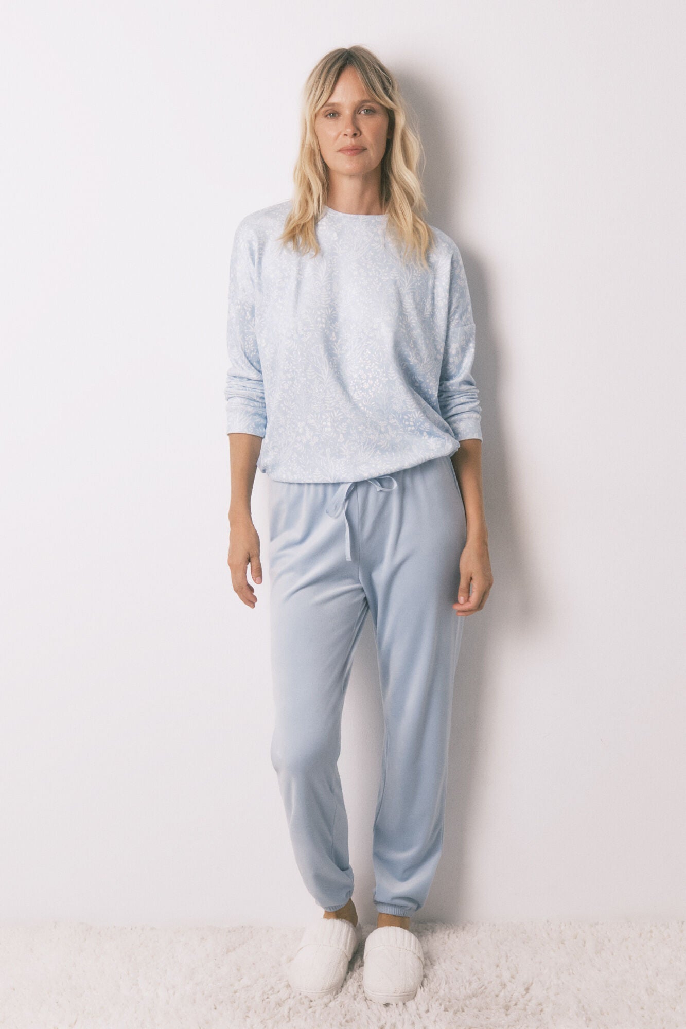 Long velvet pajamas with glittery blue flowers