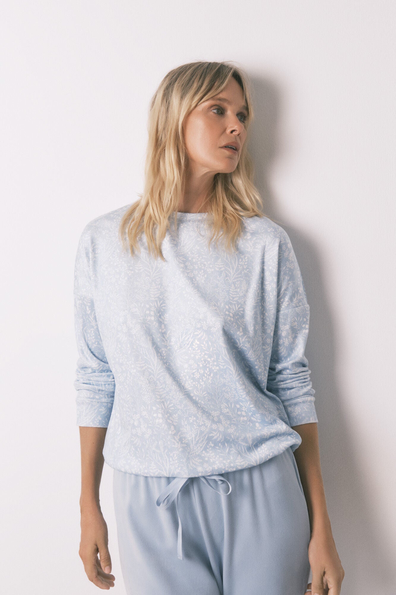 Long velvet pajamas with glittery blue flowers