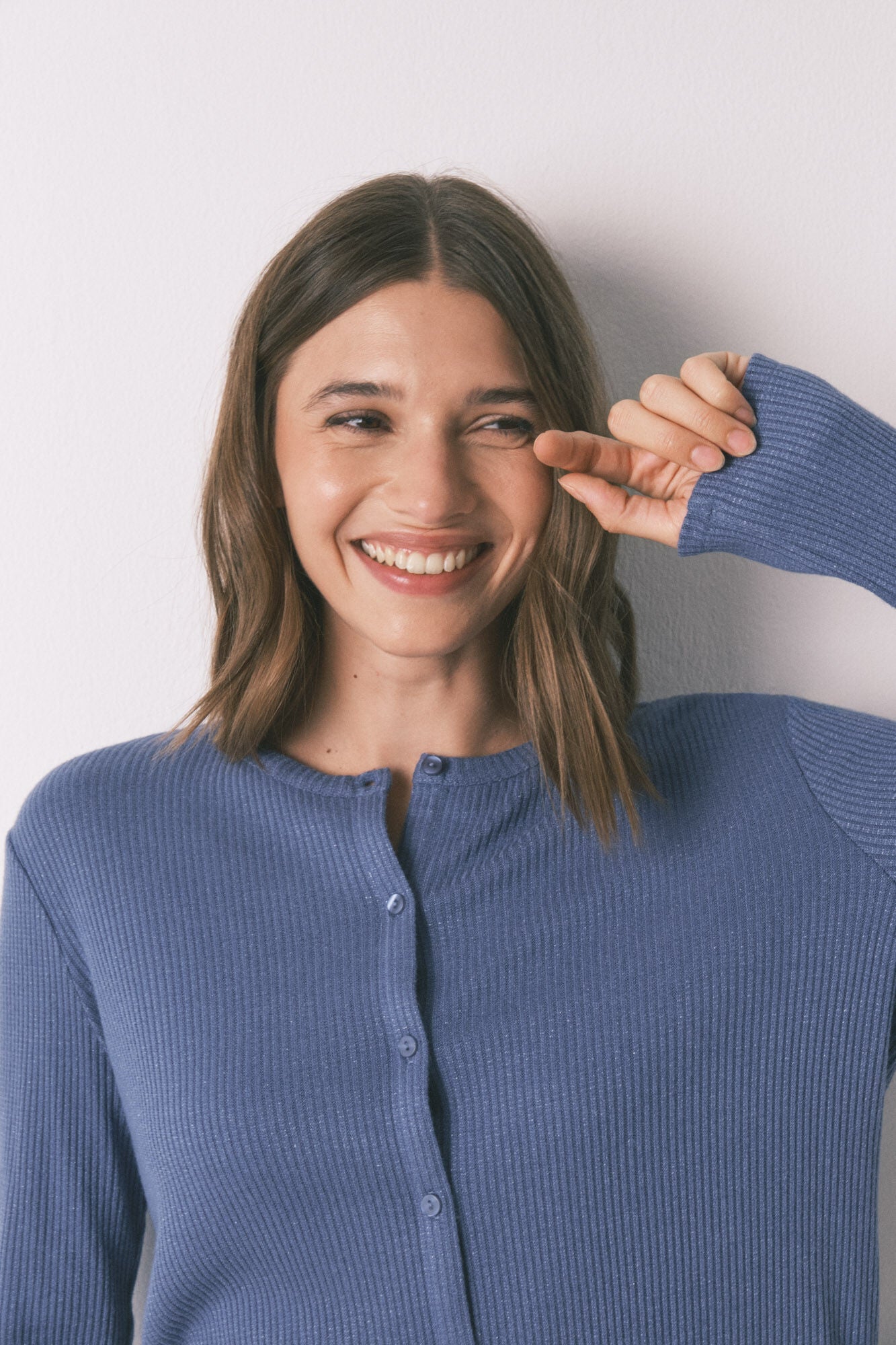 Long ribbed pajamas with a shiny blue effect