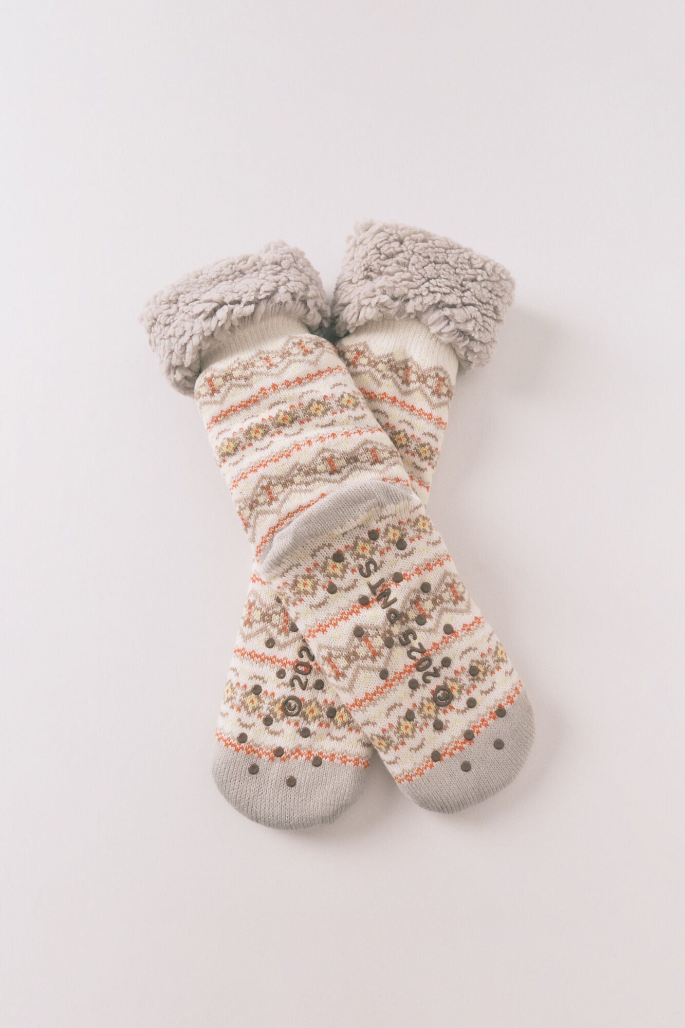 Long fur socks with Snoopy border print