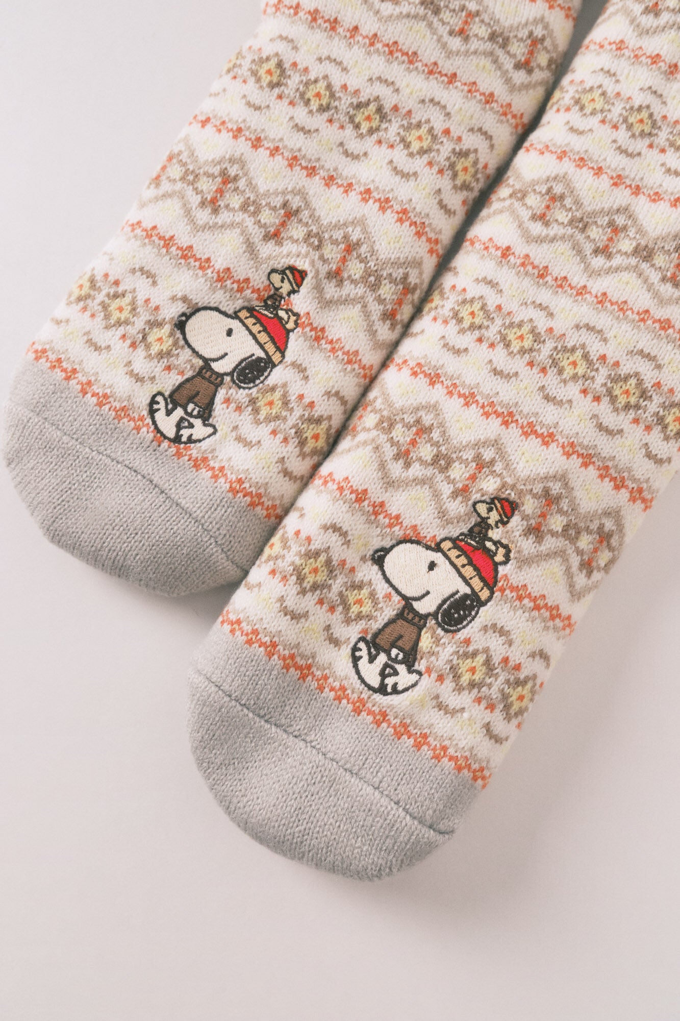 Long fur socks with Snoopy border print