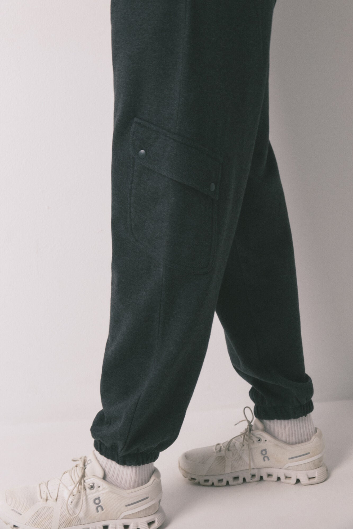 Long trousers in fine gray terrycloth carrot print