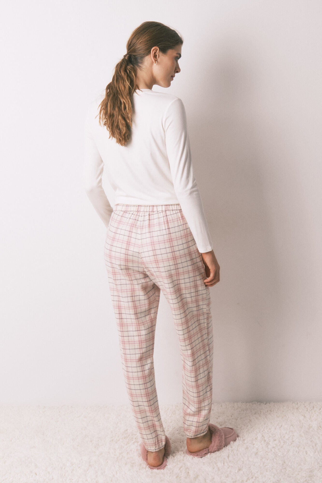 Long pink flannel trouser with a plaid print