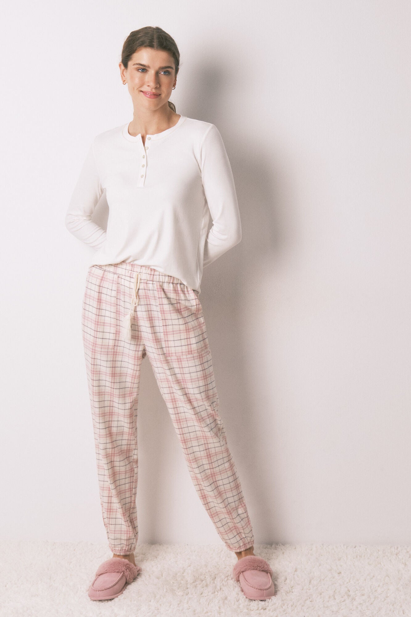 Long pink flannel trouser with a plaid print