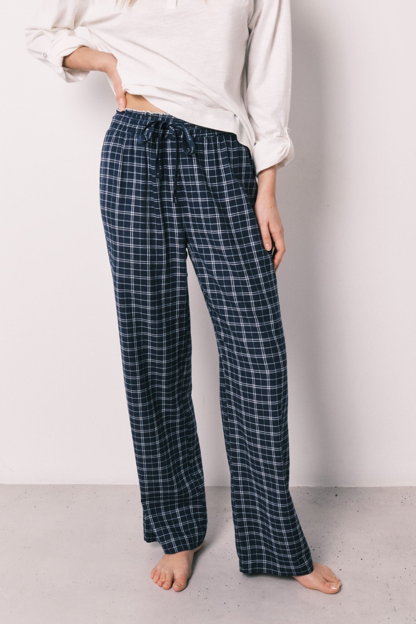 Blue plaid long trousers