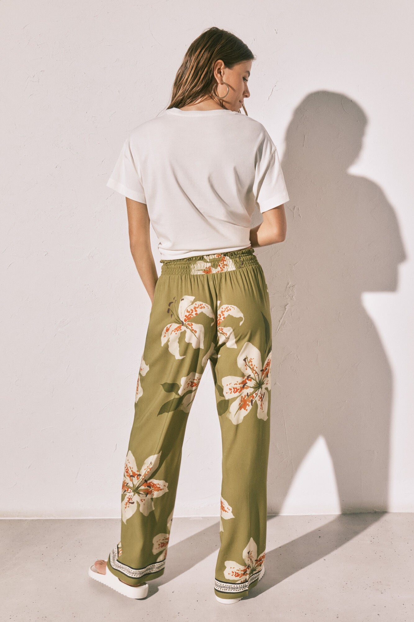 Floral print long trousers