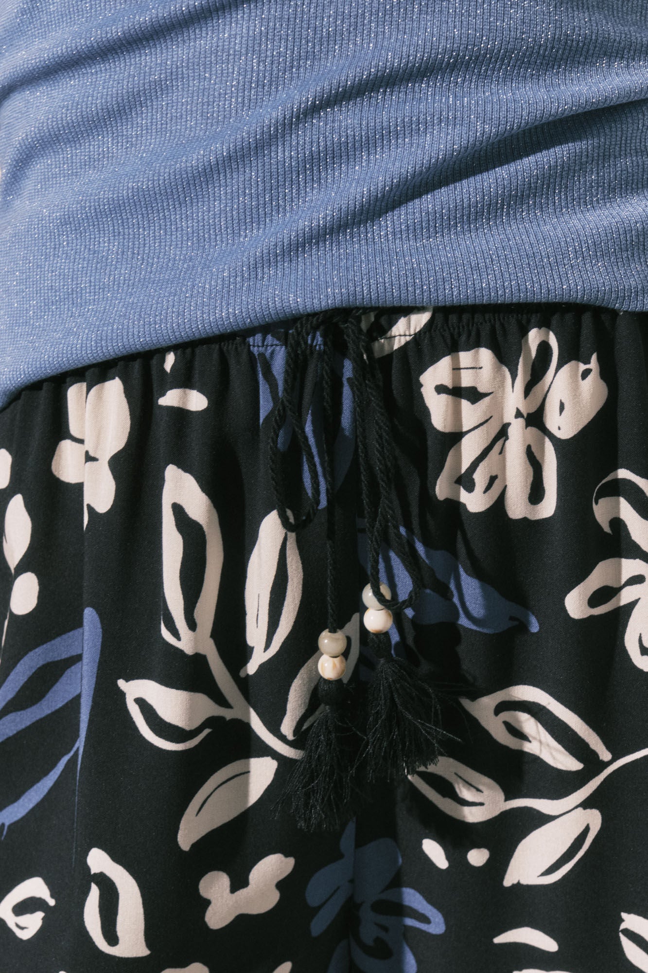 Blue floral print long trousers