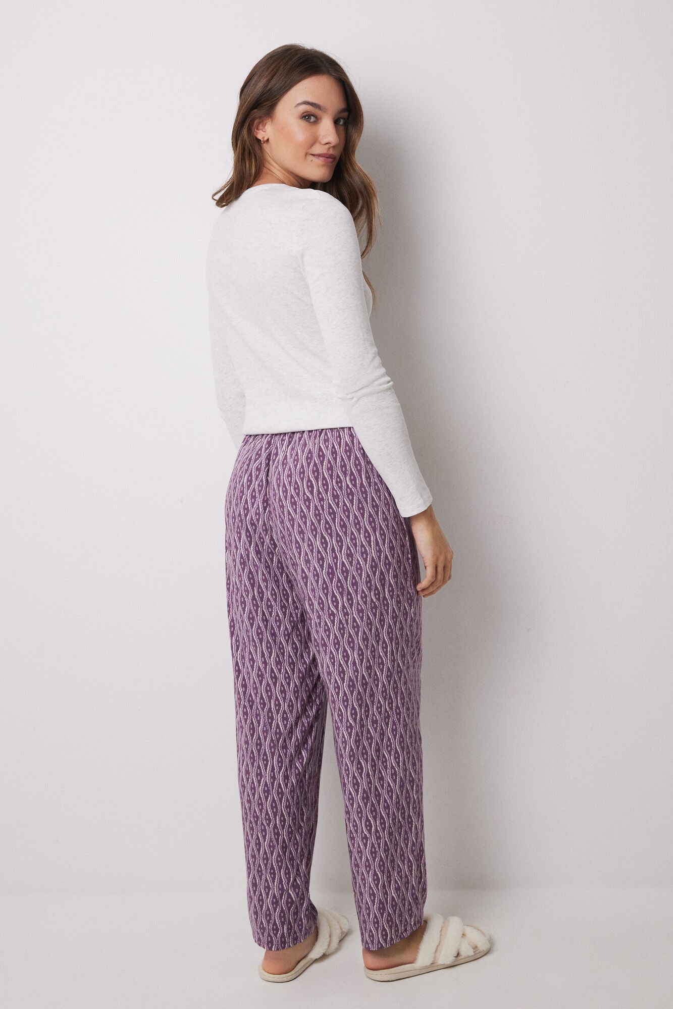 Viscose carrot trousers with ikat print