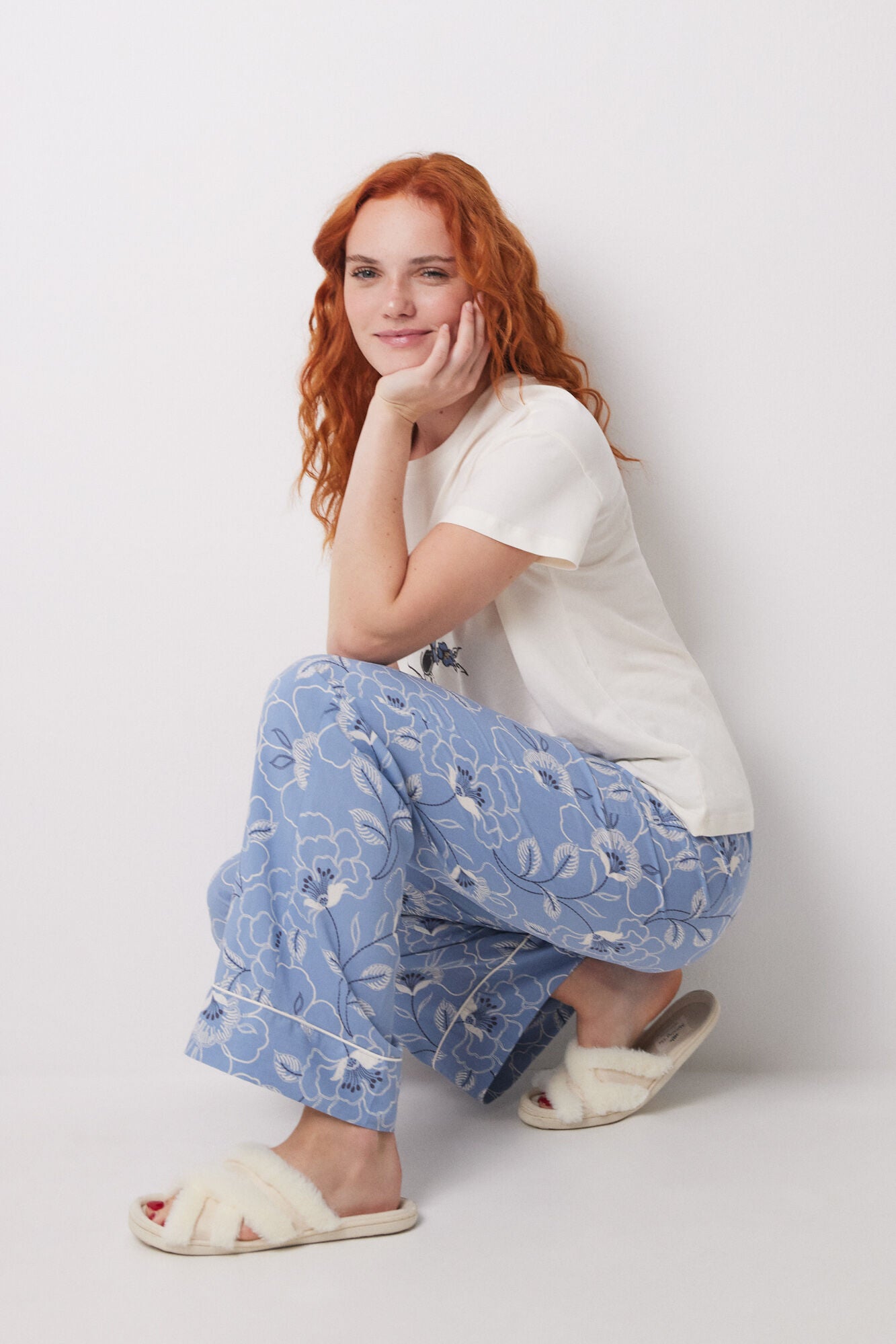 Long trouser with blue flower print