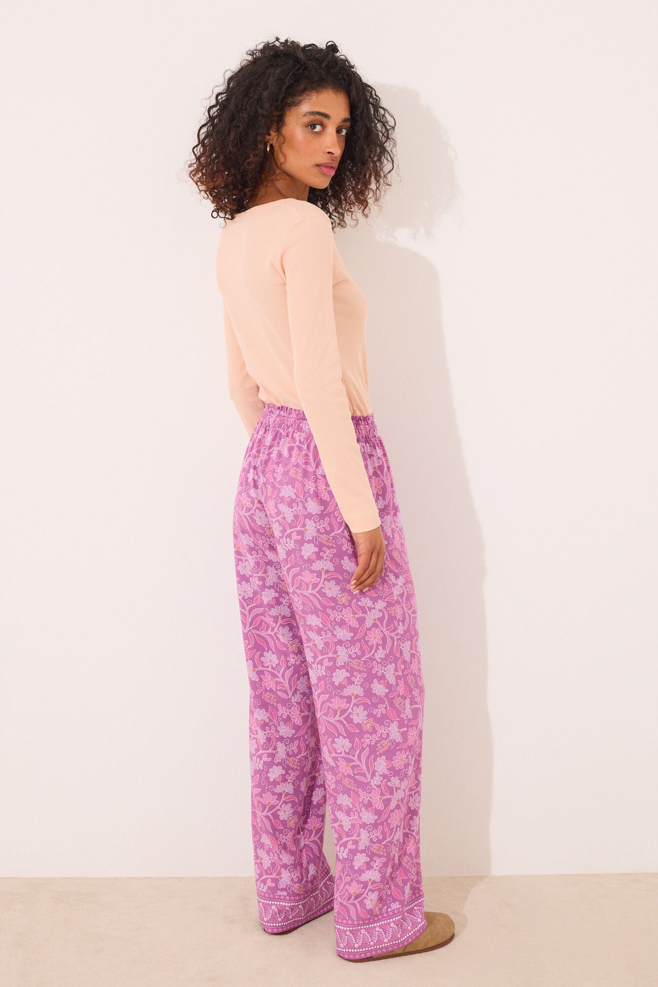 Long trousers with boho floral print