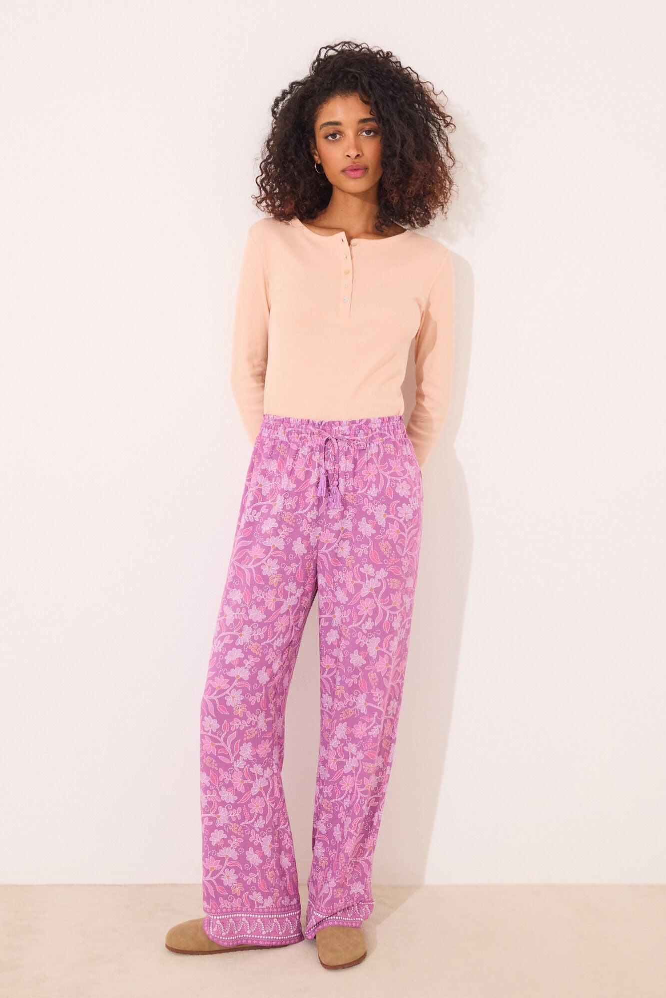 Long trousers with boho floral print