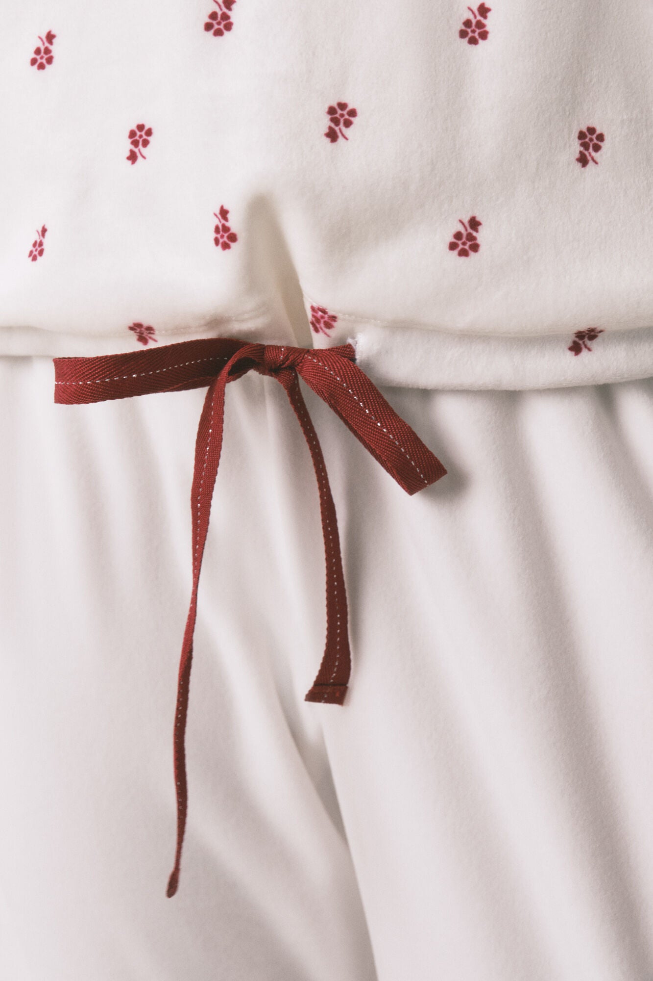 Long pyjamas white velvet pajamas with flowers