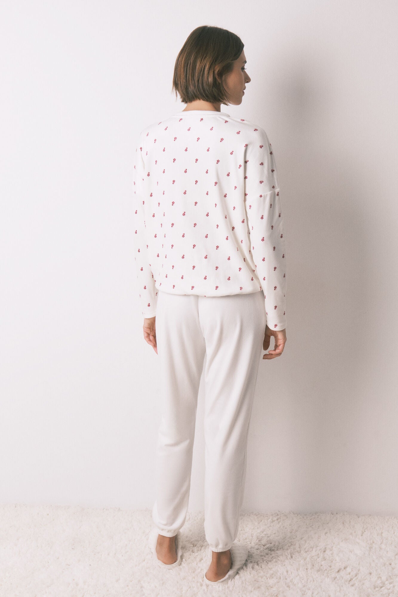 Long pyjamas white velvet pajamas with flowers