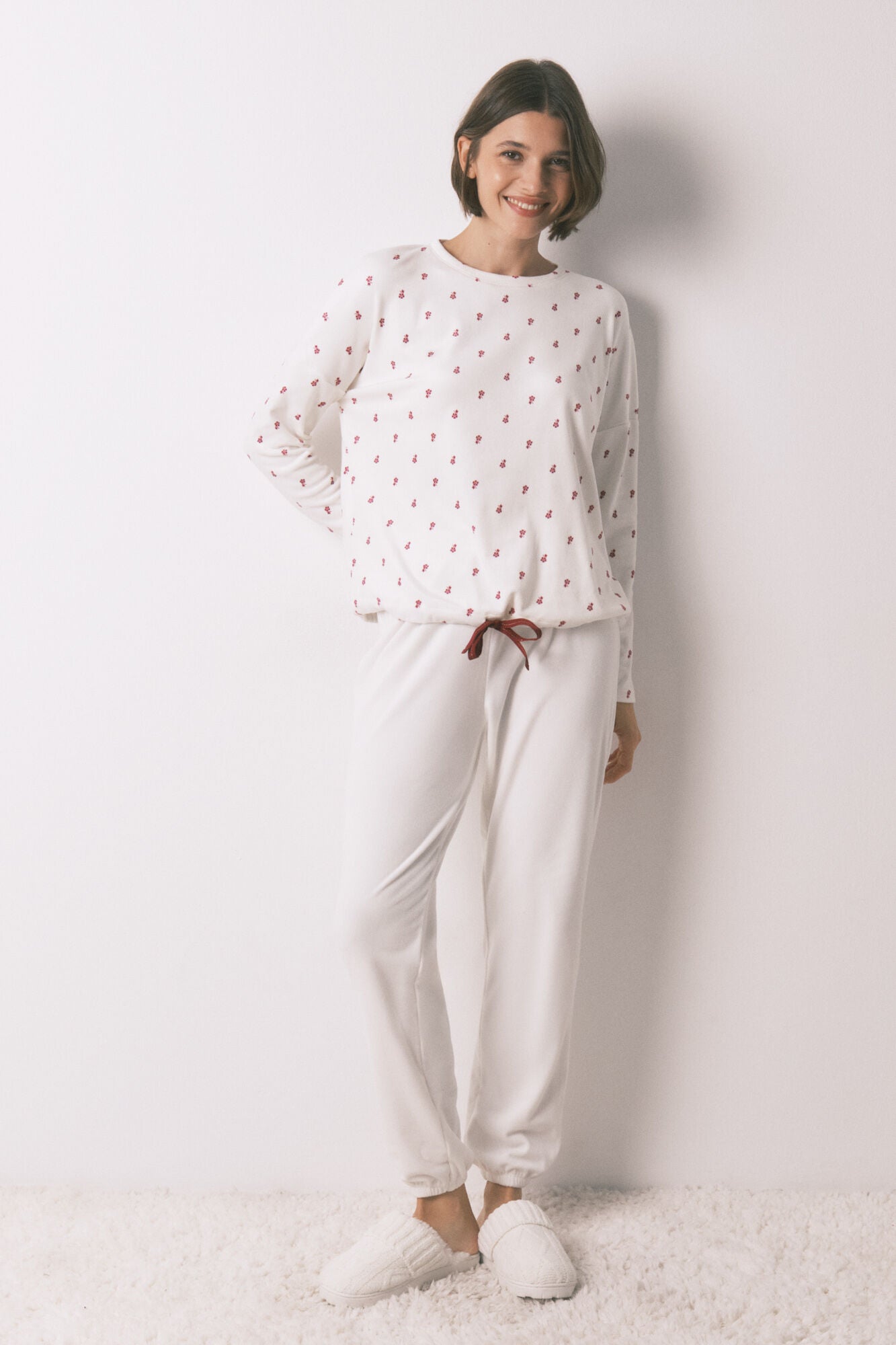 Long pyjamas white velvet pajamas with flowers
